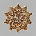 پلاک ستاره شکلِ مقبره ی شاه اسماعیل صفوی
